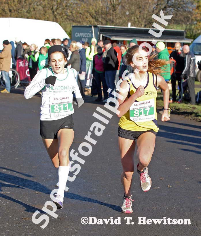 Sprint for 2nd and 3rd place in the under-15s girls, Heaton Memorial Road Race, Newcastle Town Moor. Photo: David T. Hewitson/Sports for All Pics